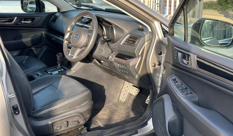 
								Subaru Outback full									