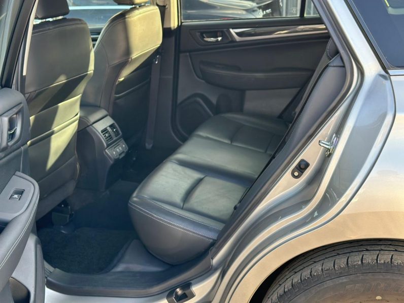 
								Subaru Outback full									
