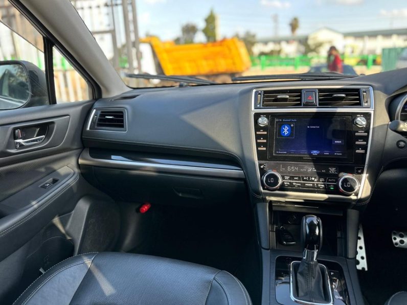 
								Subaru Outback full									