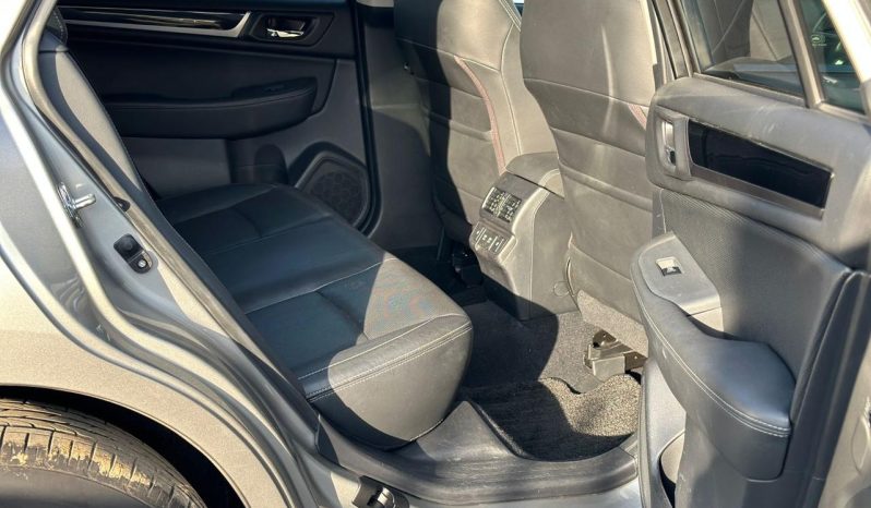 
								Subaru Outback full									