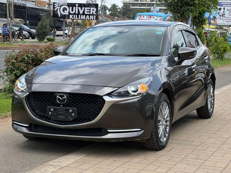 
								Mazda 2 full									