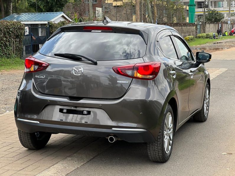 
								Mazda 2 full									