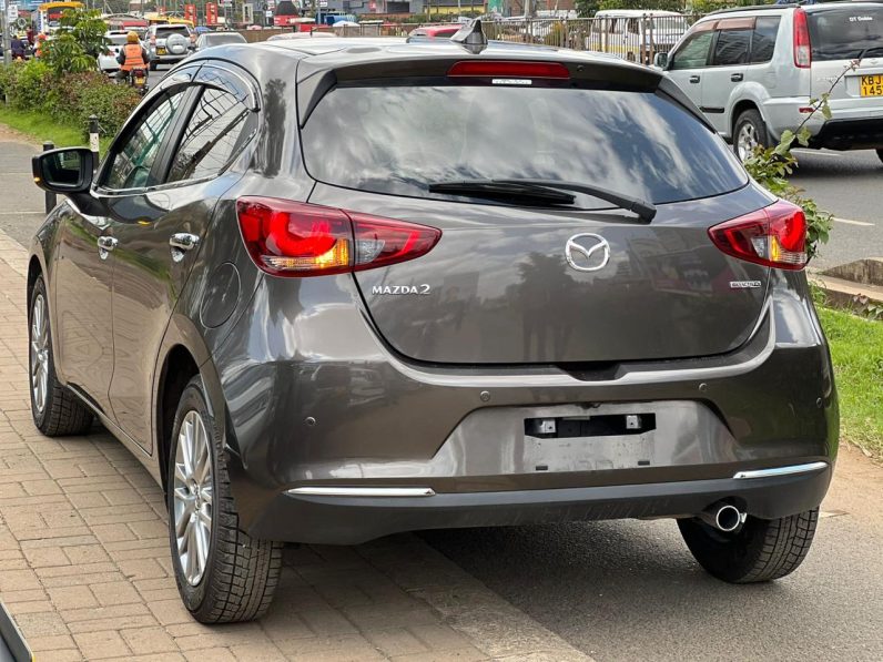 
								Mazda 2 full									
