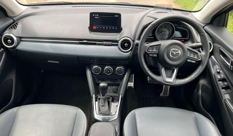 
								Mazda 2 full									