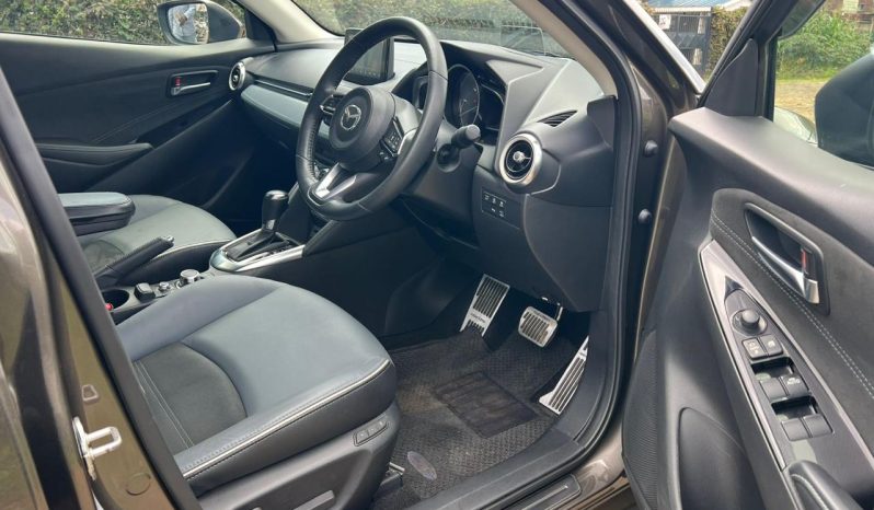 
								Mazda 2 full									