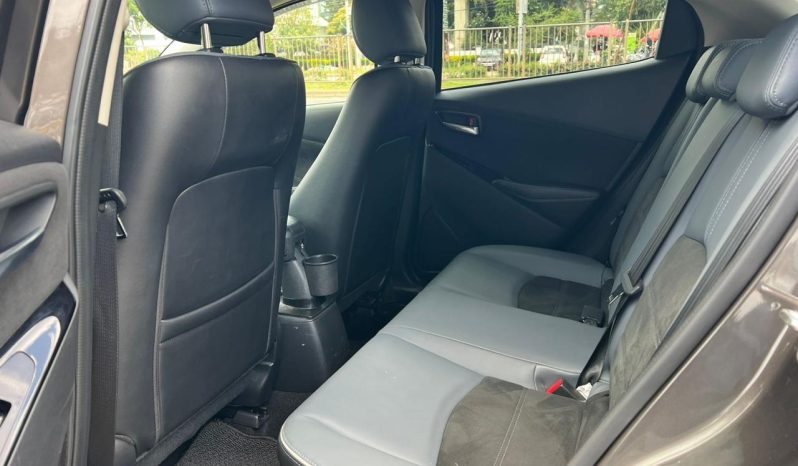 
								Mazda 2 full									