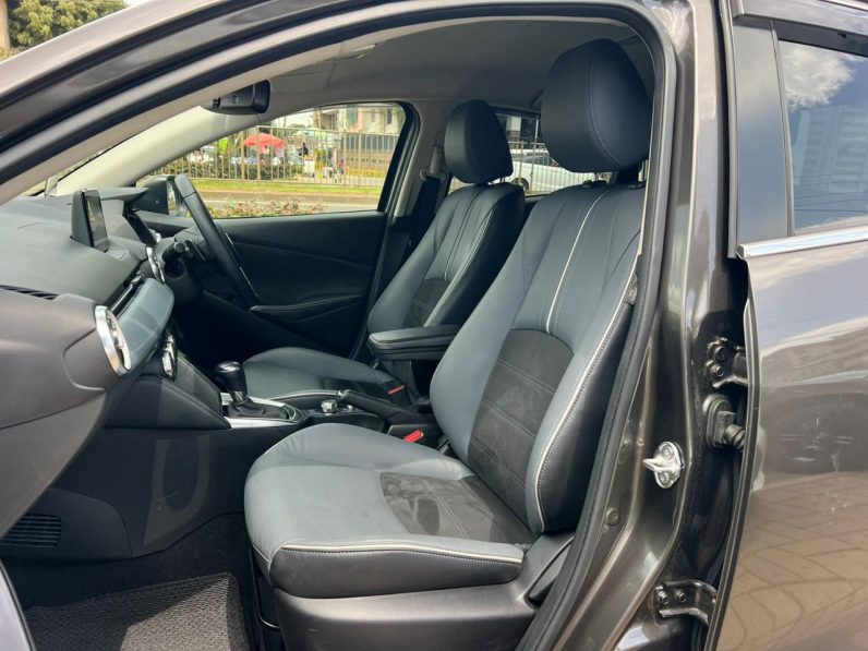 
								Mazda 2 full									