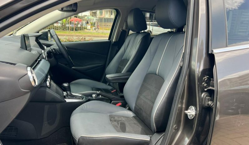 
								Mazda 2 full									