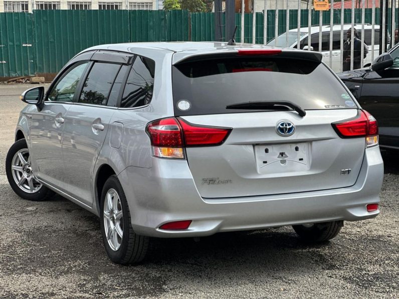 
								Toyota Fielder full									