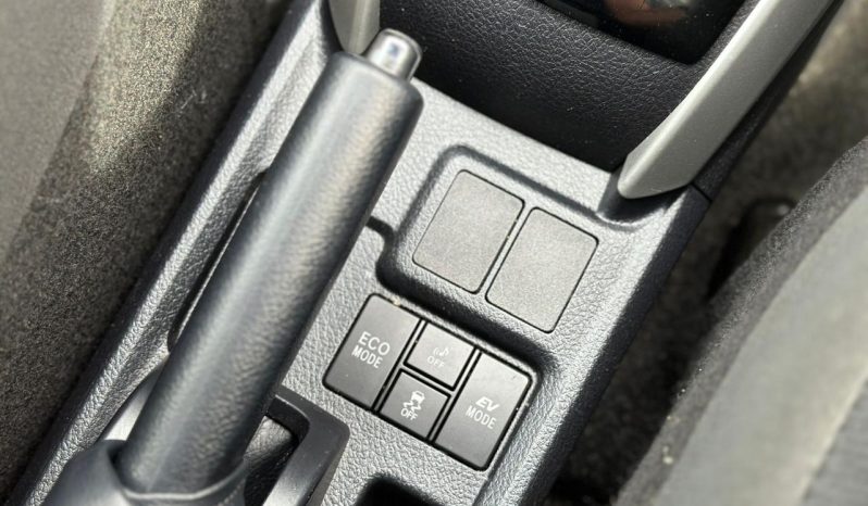 
								Toyota Fielder full									