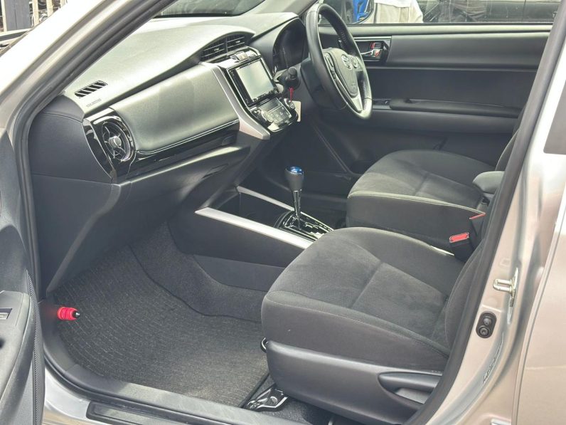 
								Toyota Fielder full									