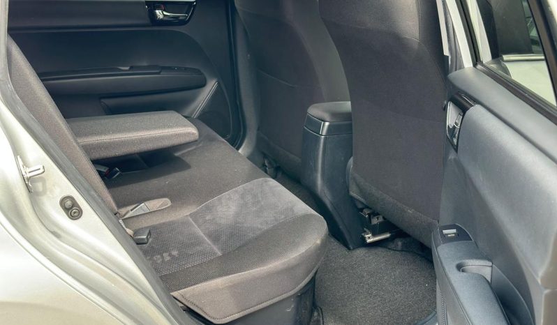 
								Toyota Fielder full									