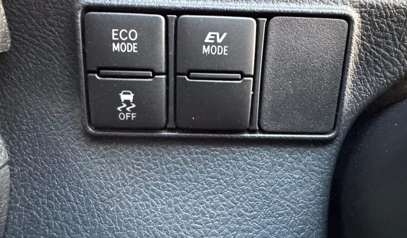 
								Toyota sienta full									