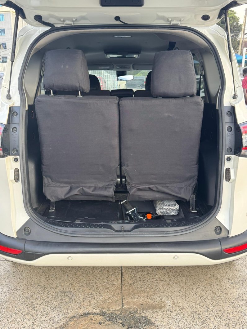
								Toyota sienta full									