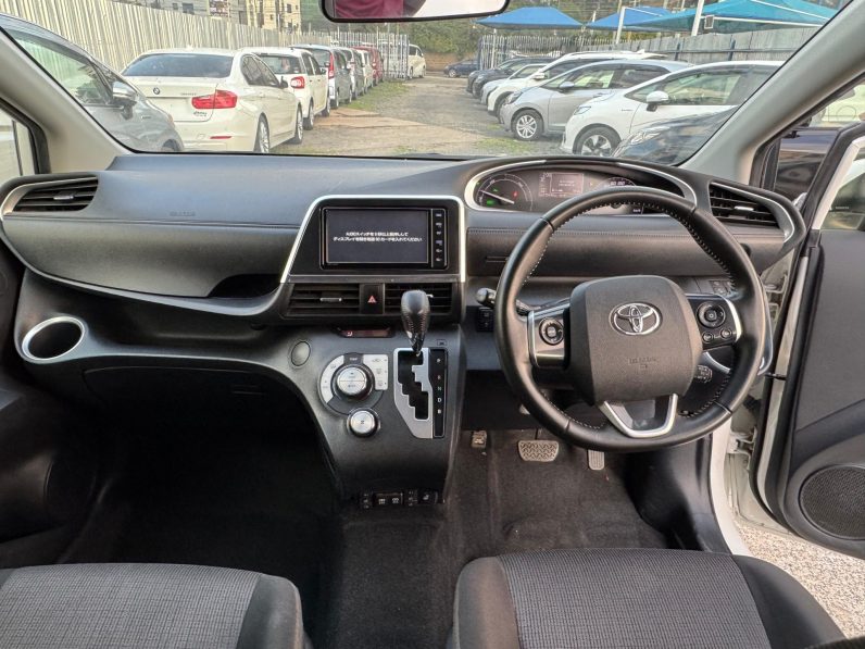 
								Toyota sienta full									
