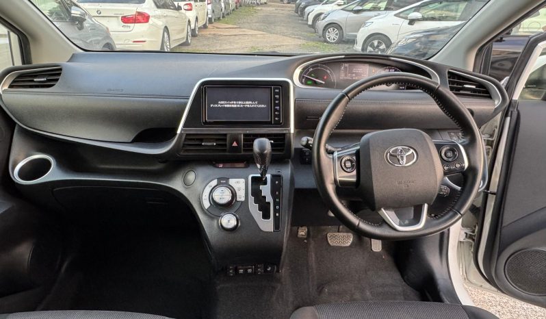 
								Toyota sienta full									
