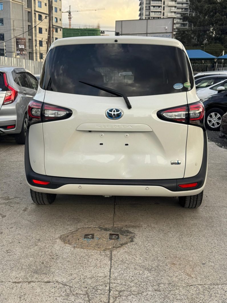 
								Toyota sienta full									