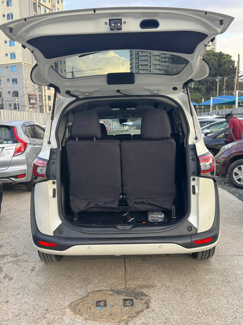 
								Toyota sienta full									