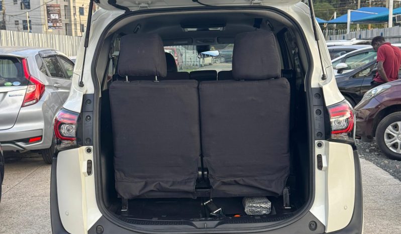 
								Toyota sienta full									