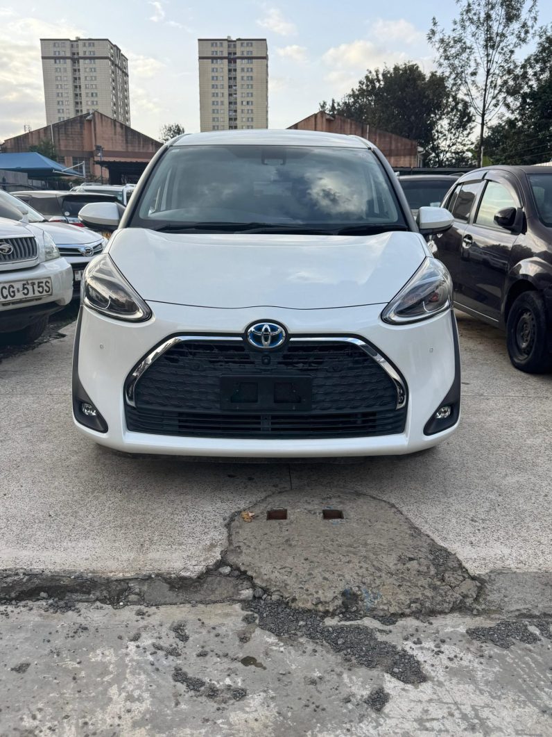 
								Toyota sienta full									
