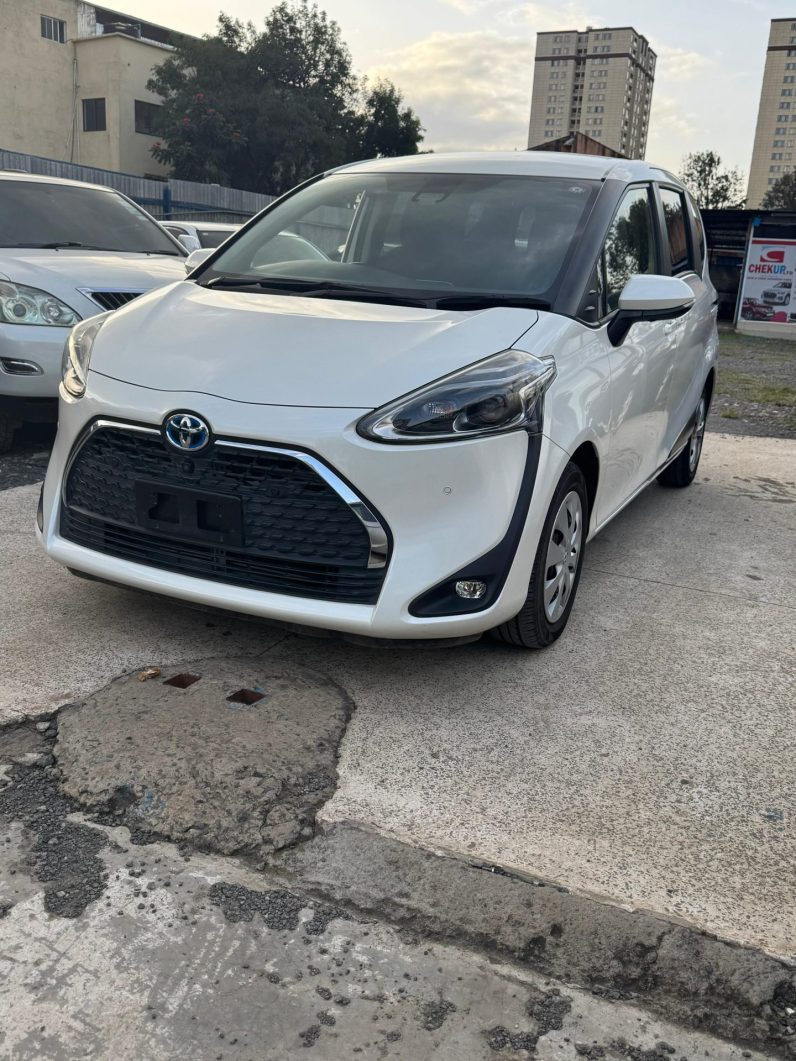
								Toyota sienta full									