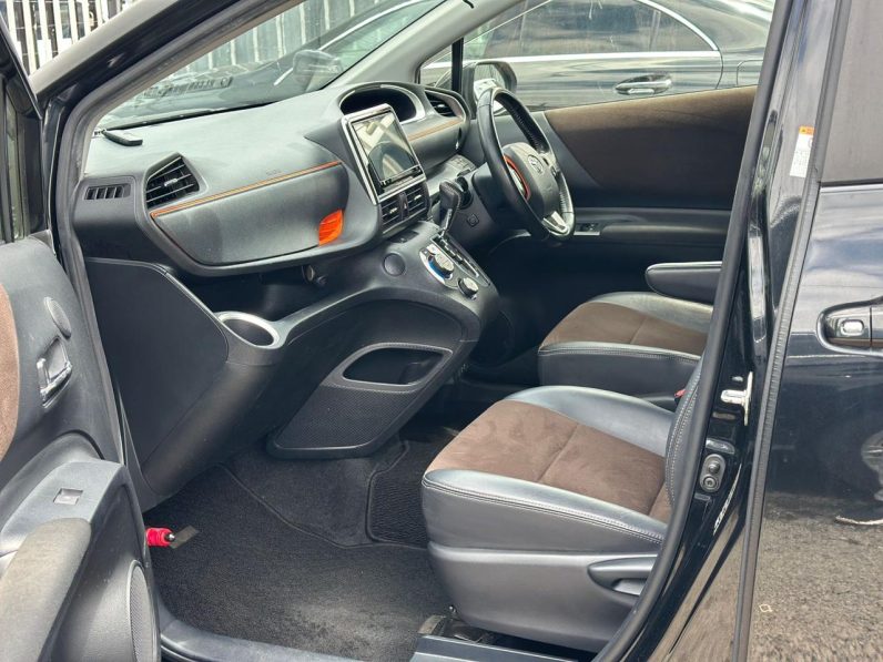 
								Toyota Sienta full									