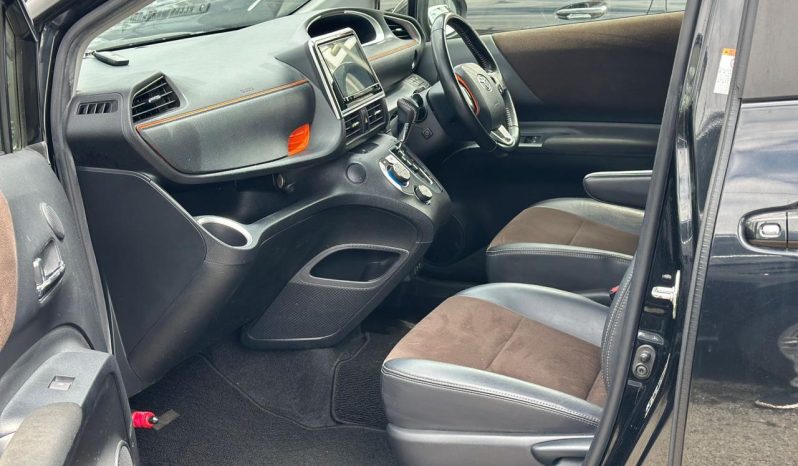 
								Toyota Sienta full									