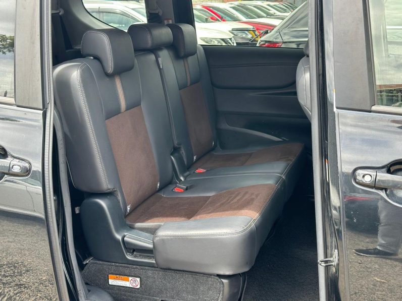 
								Toyota Sienta full									