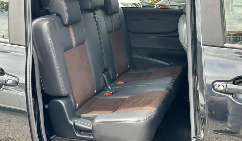 
								Toyota Sienta full									
