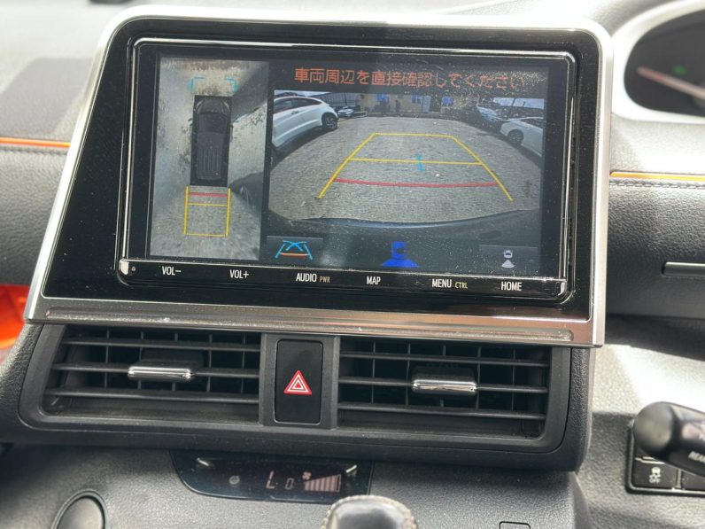 
								Toyota Sienta full									