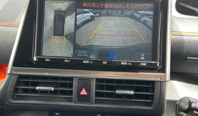 
								Toyota Sienta full									