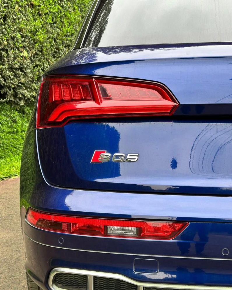 
								Audi SQ5 full									