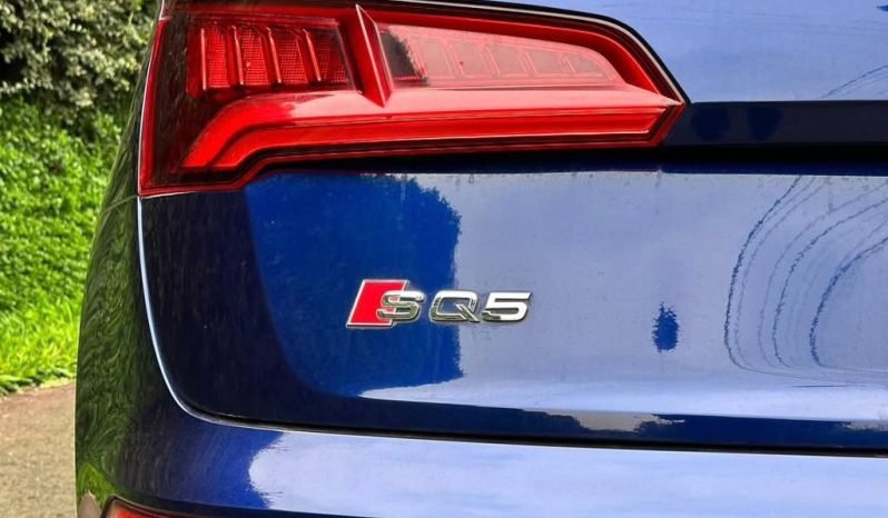 
								Audi SQ5 full									