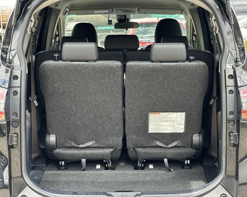 
								Toyota Sienta full									