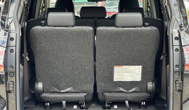 
								Toyota Sienta full									