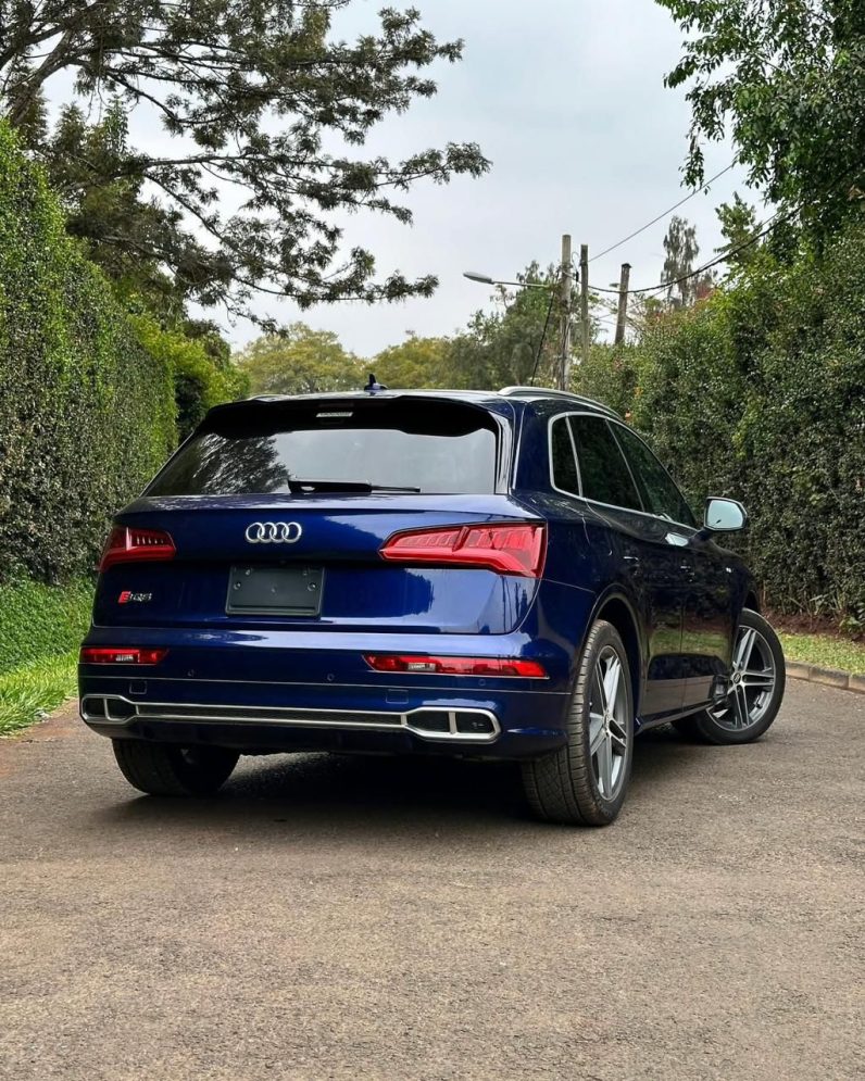 
								Audi SQ5 full									