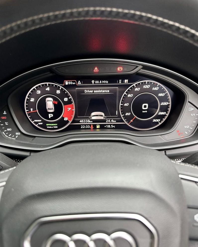 
								Audi SQ5 full									