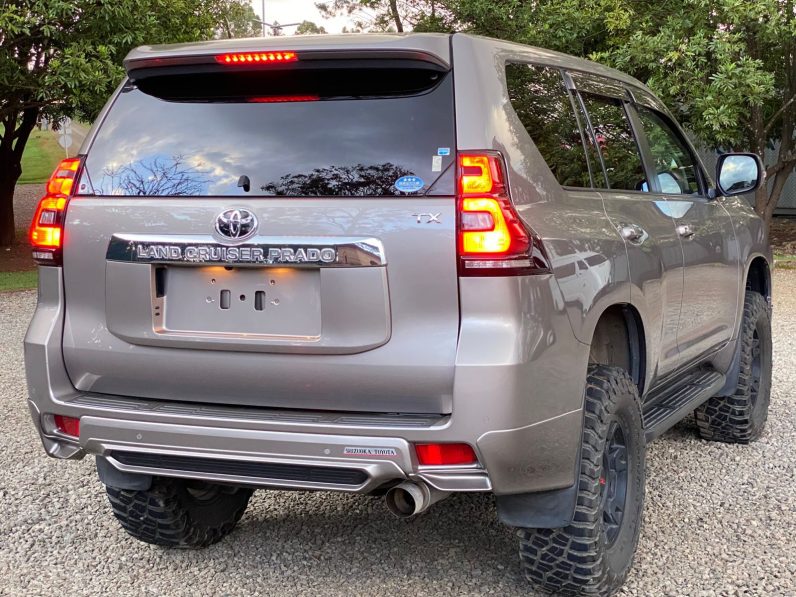 
								Toyota Landcruiser PradoTX full									