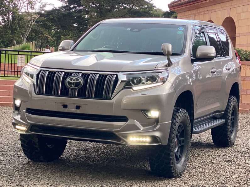 
								Toyota Landcruiser PradoTX full									