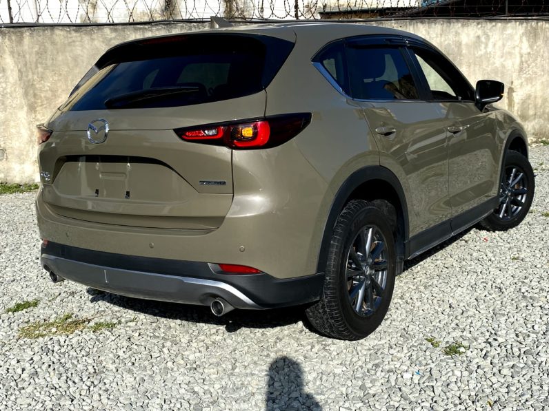
								Mazda CX-5 full									