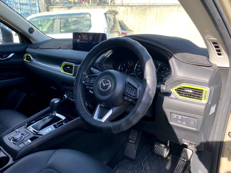 
								Mazda CX-5 full									