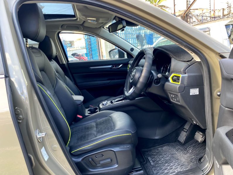
								Mazda CX-5 full									