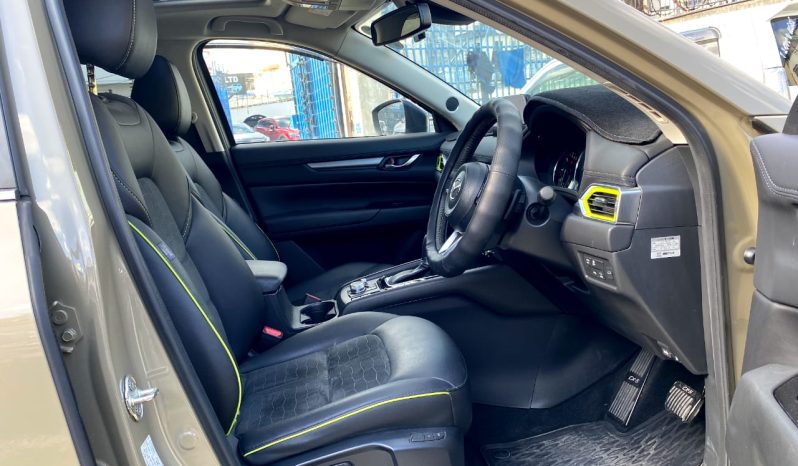 
								Mazda CX-5 full									