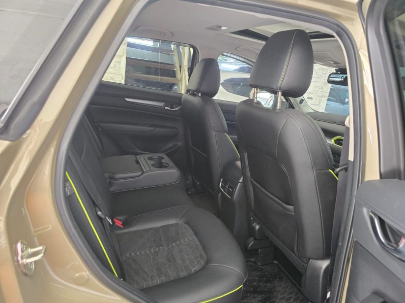 
								Mazda CX-5 full									