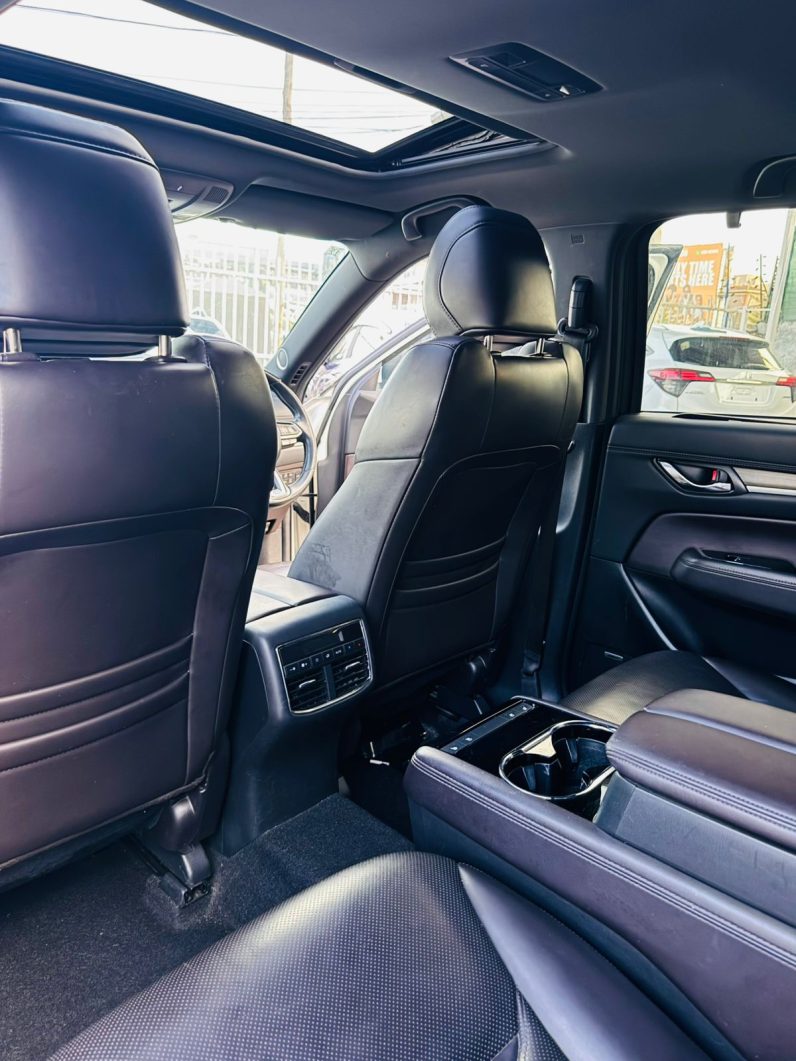
								Mazda CX-8 full									