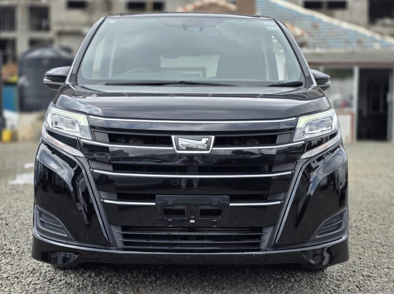 
								Toyota Noah full									