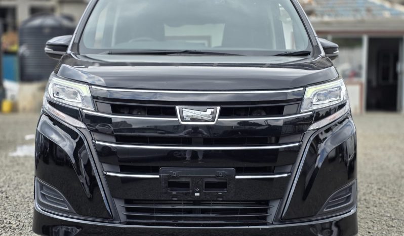 
								Toyota Noah full									