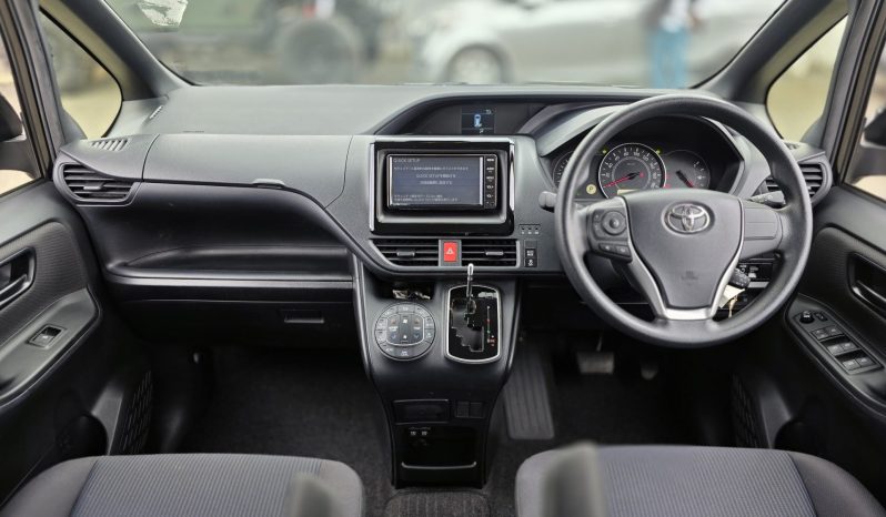 
								Toyota Noah full									
