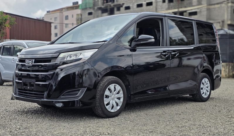 
								Toyota Noah full									