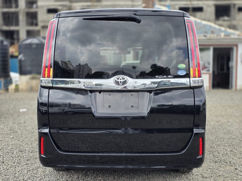 
								Toyota Noah full									